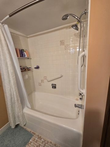 150 E Grand Avenue 302, Elmhurst, IL 60126