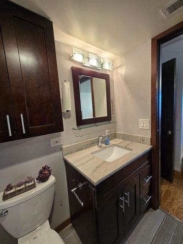 150 E Grand Avenue 302, Elmhurst, IL 60126