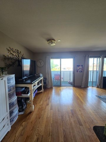 150 E Grand Avenue 302, Elmhurst, IL 60126