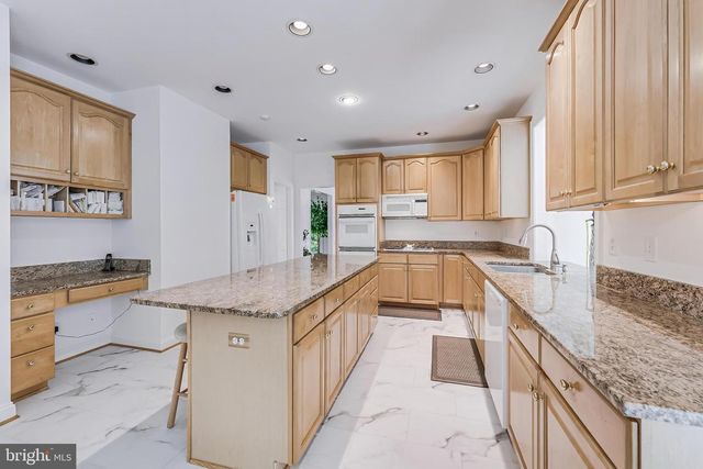 1051 NORTHFALLS CT, Great Falls, VA 22066