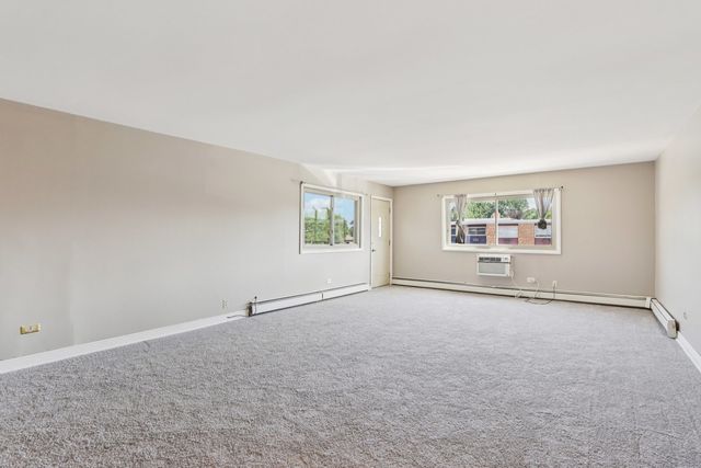 1320A LORE Lane 204, Lombard, IL 60148