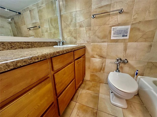 26 Diplomat Parkway 2368, Hallandale Beach, FL 33009