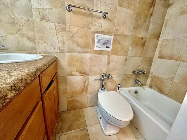 26 Diplomat Parkway 2368, Hallandale Beach, FL 33009