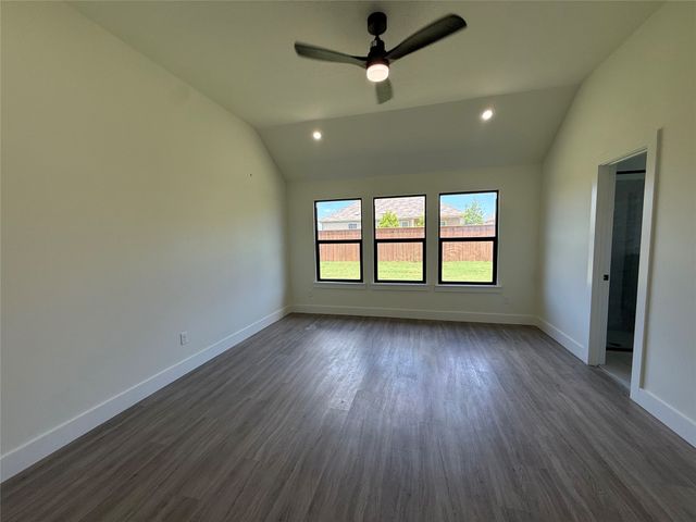 209 Comfort Drive, Godley, TX 76044