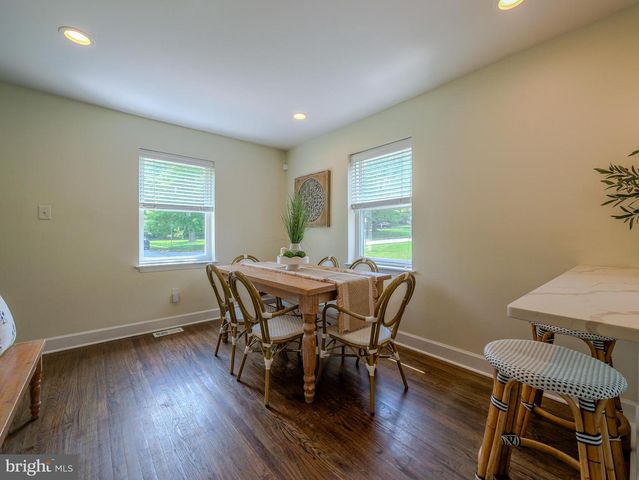 214 PARKVIEW DR, Broomall, PA 19008