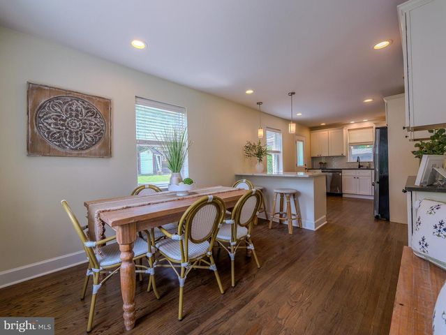 214 PARKVIEW DR, Broomall, PA 19008