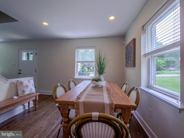 214 PARKVIEW DR, Broomall, PA 19008