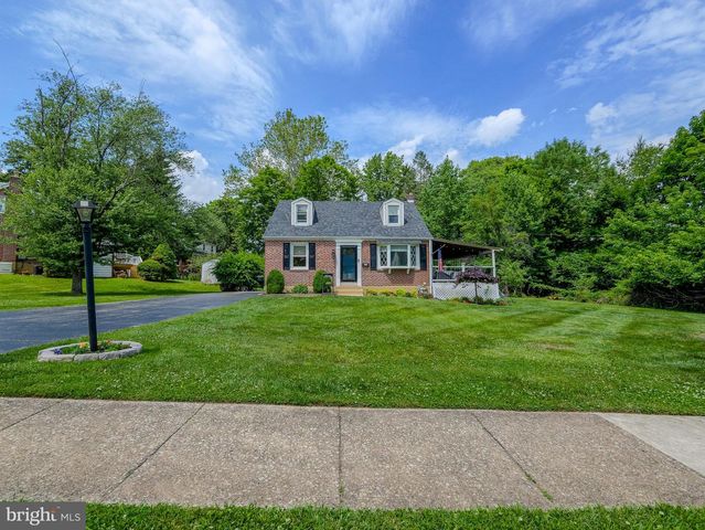 214 PARKVIEW DR, Broomall, PA 19008