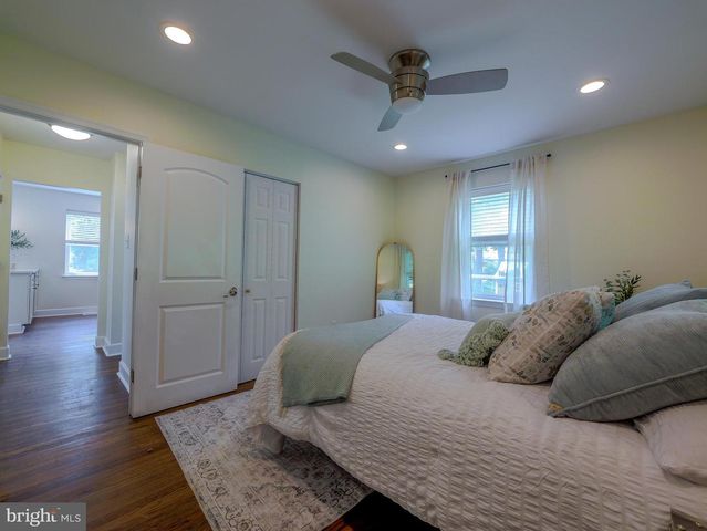 214 PARKVIEW DR, Broomall, PA 19008