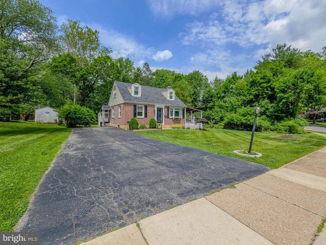 214 PARKVIEW DR, Broomall, PA 19008