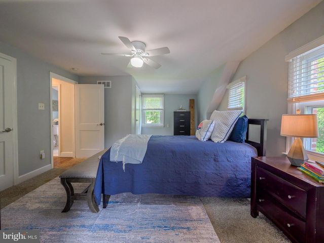 214 PARKVIEW DR, Broomall, PA 19008