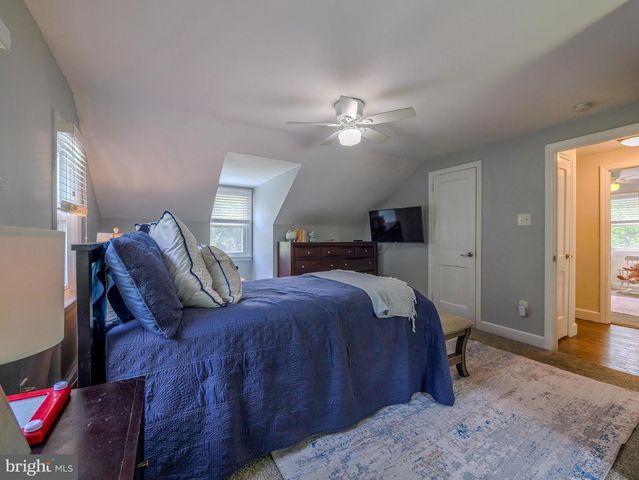 214 PARKVIEW DR, Broomall, PA 19008