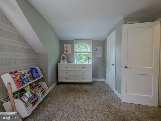 214 PARKVIEW DR, Broomall, PA 19008