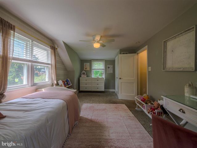 214 PARKVIEW DR, Broomall, PA 19008