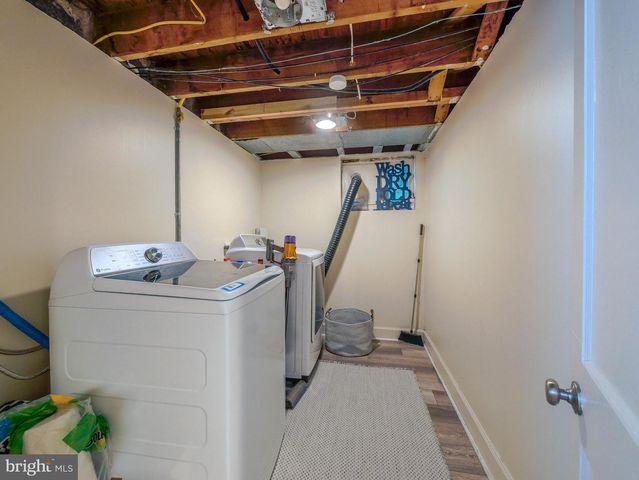 214 PARKVIEW DR, Broomall, PA 19008