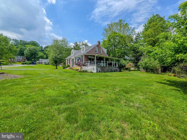 214 PARKVIEW DR, Broomall, PA 19008