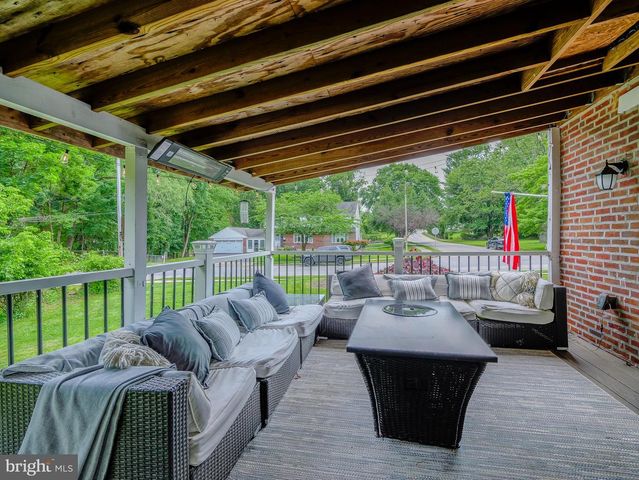214 PARKVIEW DR, Broomall, PA 19008