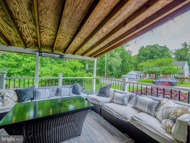 214 PARKVIEW DR, Broomall, PA 19008