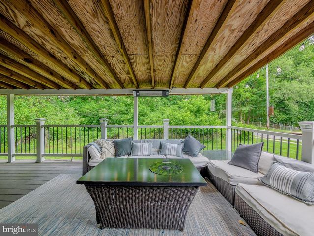214 PARKVIEW DR, Broomall, PA 19008