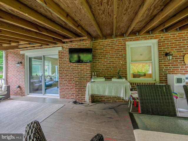 214 PARKVIEW DR, Broomall, PA 19008