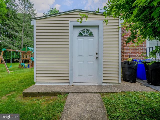 214 PARKVIEW DR, Broomall, PA 19008
