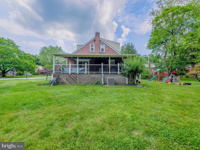 214 PARKVIEW DR, Broomall, PA 19008