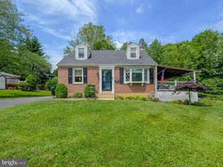 214 PARKVIEW DR, Broomall, PA 19008