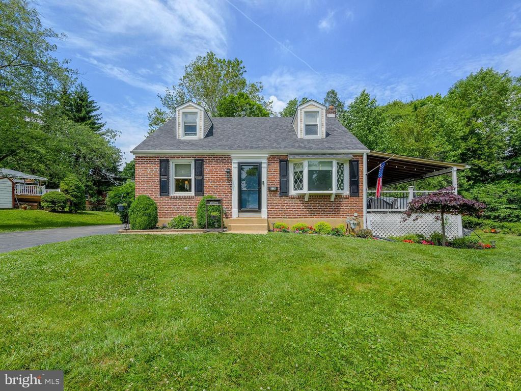 214 PARKVIEW DR, Broomall, PA 19008