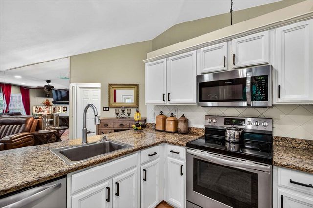 22733 STALLION DRIVE, Sorrento, FL 32776