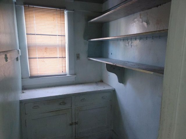 3616 N 16th STREET, Milwaukee, WI 53206