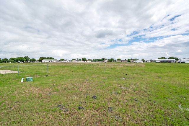 2585 S FM 148, Crandall, TX 75114