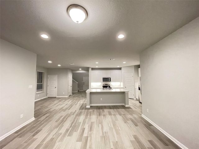 316 McLintock RD, Jarrell, TX 76537