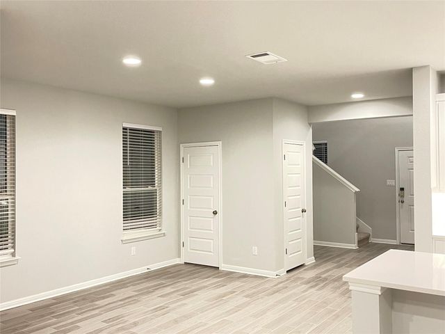 316 McLintock RD, Jarrell, TX 76537