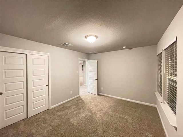 316 McLintock RD, Jarrell, TX 76537