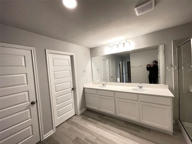 316 McLintock RD, Jarrell, TX 76537