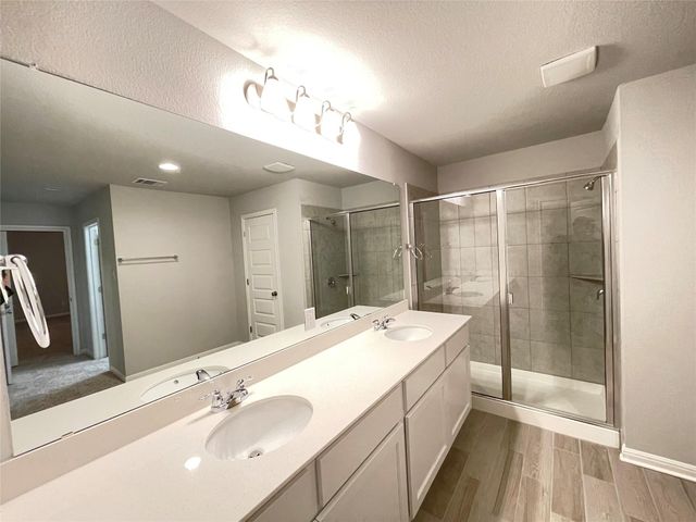 316 McLintock RD, Jarrell, TX 76537