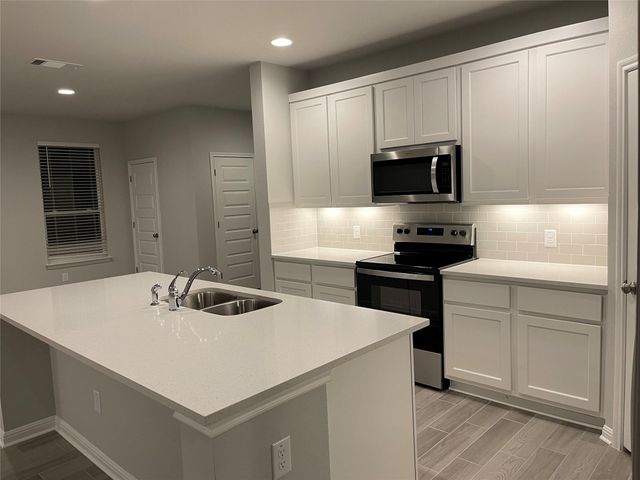 316 McLintock RD, Jarrell, TX 76537