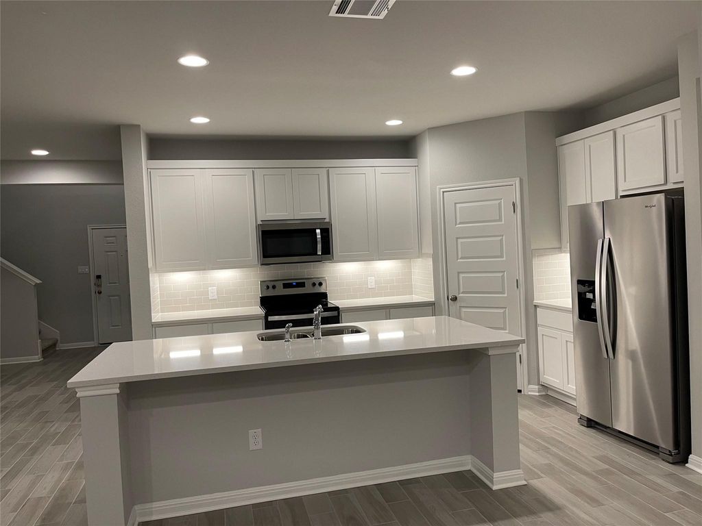 316 McLintock RD, Jarrell, TX 76537