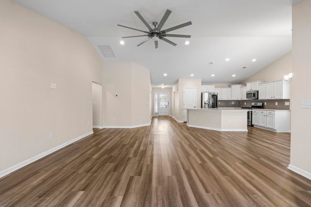 3725 Park Pointe Ave., Little River, SC 29566