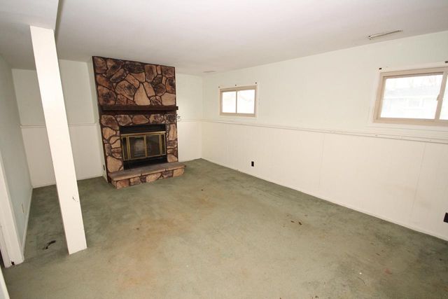 8645 S Riverton ROAD, Oak Creek, WI 53154