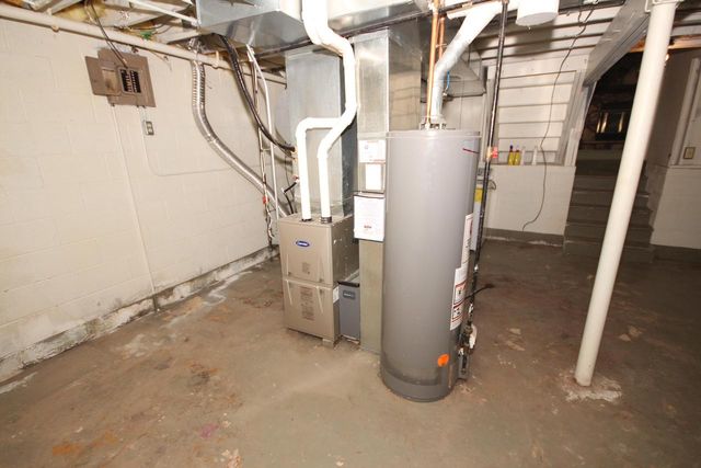 8645 S Riverton ROAD, Oak Creek, WI 53154