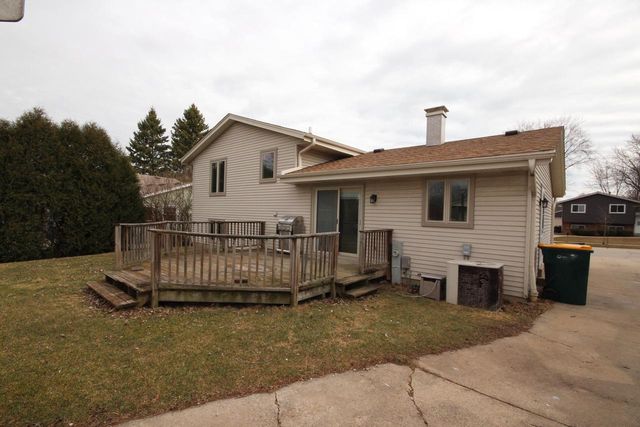 8645 S Riverton ROAD, Oak Creek, WI 53154