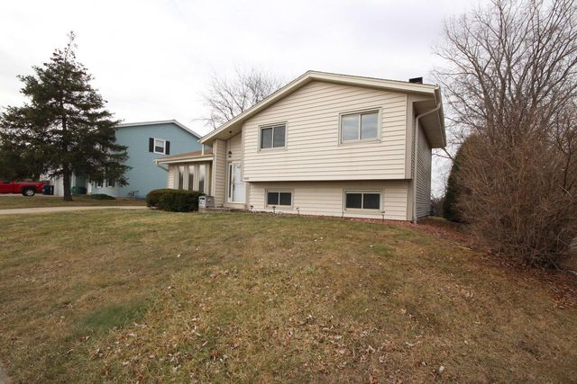 8645 S Riverton ROAD, Oak Creek, WI 53154