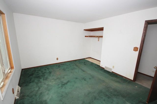 8645 S Riverton ROAD, Oak Creek, WI 53154