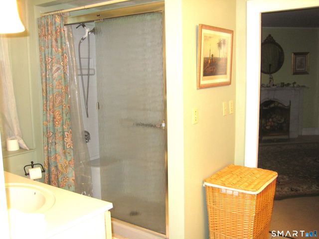 9 Chelsea Parade South, Norwich, CT 06360