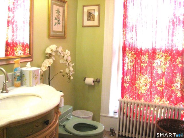9 Chelsea Parade South, Norwich, CT 06360