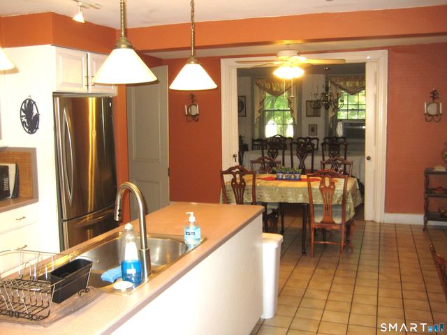 9 Chelsea Parade South, Norwich, CT 06360