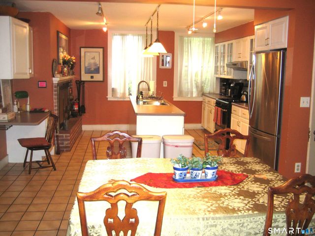 9 Chelsea Parade South, Norwich, CT 06360