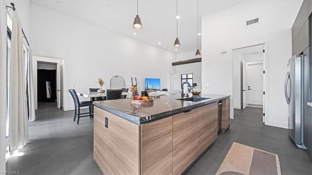 1017 NE 4th PL, Cape Coral, FL 33909