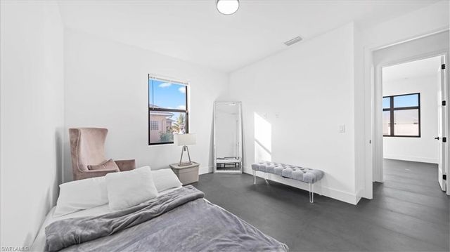 1017 NE 4th PL, Cape Coral, FL 33909